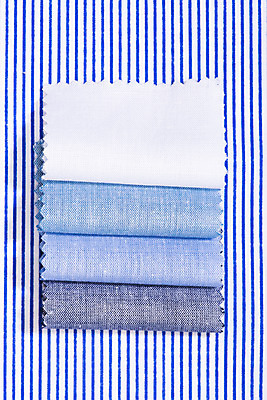 포토 JPG 스튜디오촬영 프레임 실내 근접촬영 사람없음 파란색 하이앵글 견본 줄무늬 직물 천 원료 겹침 원단샘플 플랫레이 국내포토 뷰포인트 컬러 무늬 내부 플랫 파일형식