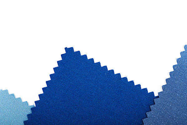 포토 JPG 스튜디오촬영 무료이미지 프레임 실내 근접촬영 사람없음 파란색 하이앵글 견본 직물 천 원료 흰배경 겹침 원단샘플 플랫레이 클래식블루 국내포토 뷰포인트 컬러 백그라운드 내부 흰색 플랫 파일형식 트랜드컬러