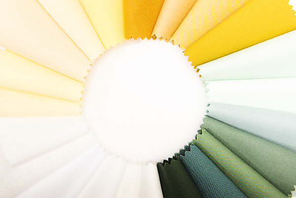 포토 JPG 스튜디오촬영 프레임 실내 근접촬영 사람없음 하이앵글 컬러풀 견본 직물 원형 천 배열 원료 겹침 원단샘플 플랫레이 국내포토 도형 뷰포인트 컬러 내부 플랫 파일형식