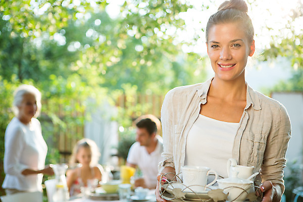 포토 JPG 주간 서양인 응시 여자 노년 남자 딸 행복 할머니 어린이 가족 엄마 티타임 손녀 대가족 서기 미소 들기 사람 앉기 소녀 여러명 상반신 20대 성인 야외 앞모습 옆모습 아웃포커스 컵 캐주얼 여름 30대 컬러풀 금발 바구니 화목 가족라이프 아빠 60대 찻잔 삼대 즐거움 체코 티세트 국내포토 자연요소 외국인 라이프스타일 헤어스타일 식기 시선 옷 계절 감정 유럽 뷰포인트 컬러 다수 컨셉 관계 모션 휴식 잔 촬영기법 표정 청년 장년 차_음료 세트 손주 파일형식