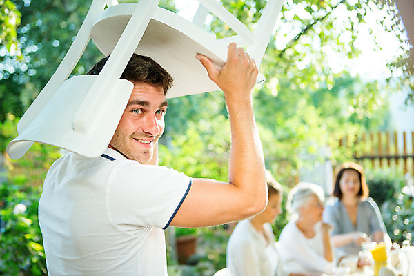 포토 JPG 주간 서양인 응시 여자 남자 행복 할머니 어린이 의자 가족 엄마 티타임 대가족 서기 미소 들기 사람 앉기 소녀 여러명 상반신 20대 야외 옆모습 아웃포커스 캐주얼 여름 30대 컬러풀 화목 가족라이프 아빠 60대 삼대 즐거움 체코 국내포토 자연요소 외국인 라이프스타일 시선 옷 계절 노년 감정 유럽 뷰포인트 컬러 가구 다수 컨셉 관계 모션 휴식 촬영기법 표정 청년 장년 파일형식