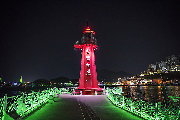 포토 JPG 바다 야경 한국 사람없음 야외 빛 여수 밤바다 하멜등대 국내포토 아시아 등대 야간 전라남도 파일형식 풍경_경치