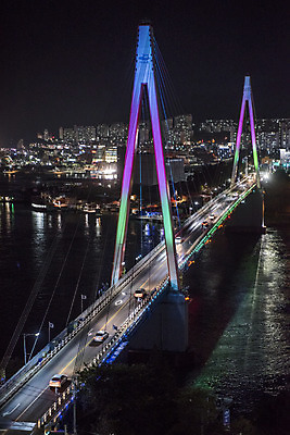 포토 JPG 도로 바다 야경 조명 한국 사람없음 야외 빛 여수 돌산대교 밤바다 국내포토 아시아 길 교통시설 다리_건축물 야간 전라남도 파일형식 풍경_경치