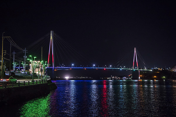 포토 JPG 바다 야경 조명 한국 사람없음 야외 빛 여수 돌산대교 밤바다 국내포토 아시아 다리_건축물 야간 전라남도 파일형식 풍경_경치
