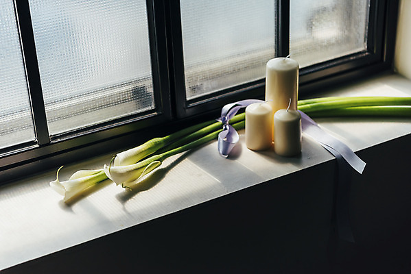 포토 JPG 스튜디오촬영 식물 꽃 창문 실내 사람없음 인테리어 창가 카라 오브젝트 감성 향초 국내포토 디자인 컨셉 초 내부 파일형식