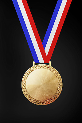 PSD 편집이미지 검은배경 사람없음 한개 3D소스 3D 우승 메달 입체 디지털합성 오브젝트 금메달 월계수 편집소스 이미지편집 편집3D 1 백그라운드 검은색 최고 상_상패 파일형식