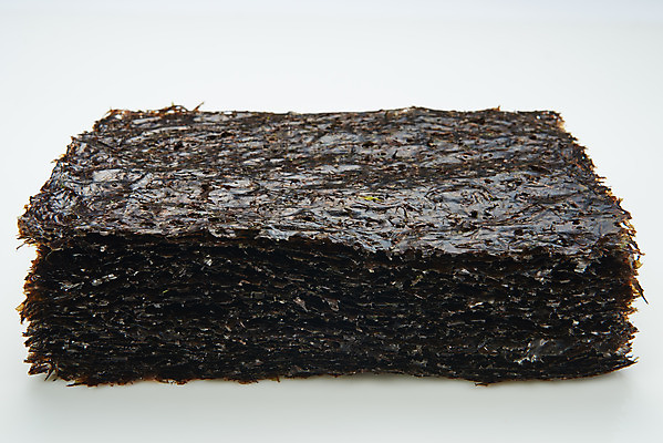 포토 JPG 스튜디오촬영 식재료 반찬 건조 실내 누끼 사람없음 하이앵글 해조류 흰배경 해초류 곱창김 국내포토 음식 뷰포인트 백그라운드 내부 흰색 해양식물 김_해조류 파일형식