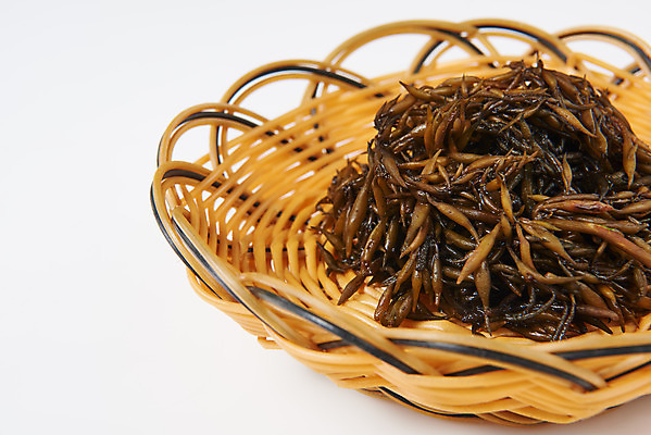 포토 JPG 스튜디오촬영 식재료 반찬 실내 누끼 사람없음 하이앵글 바구니 해조류 해초 흰배경 톳 국내포토 음식 뷰포인트 백그라운드 내부 흰색 해양식물 파일형식