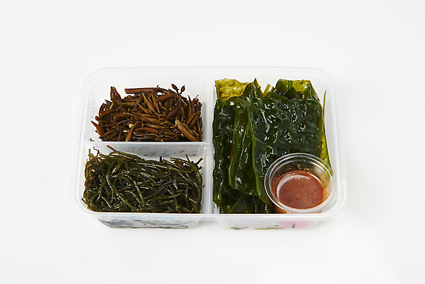 포토 JPG 스튜디오촬영 식재료 반찬 실내 누끼 사람없음 하이앵글 해조류 해초 흰배경 곰피 초고추장 톳 꼬시래기 국내포토 음식 뷰포인트 백그라운드 내부 흰색 양념 해양식물 파일형식