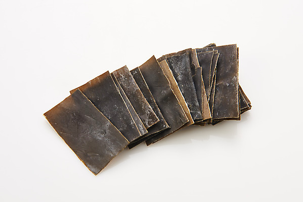 포토 JPG 스튜디오촬영 식재료 반찬 건조 실내 누끼 사람없음 하이앵글 해조류 흰배경 다시마 해초류 플랫레이 국내포토 음식 뷰포인트 백그라운드 내부 흰색 해양식물 플랫 파일형식