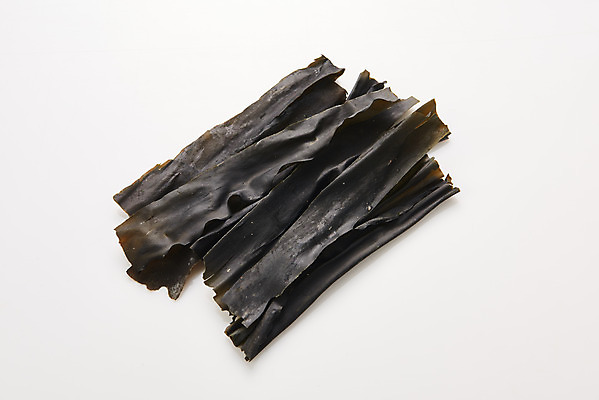 포토 JPG 스튜디오촬영 식재료 반찬 건조 실내 누끼 사람없음 하이앵글 해조류 흰배경 다시마 해초류 플랫레이 국내포토 음식 뷰포인트 백그라운드 내부 흰색 해양식물 플랫 파일형식