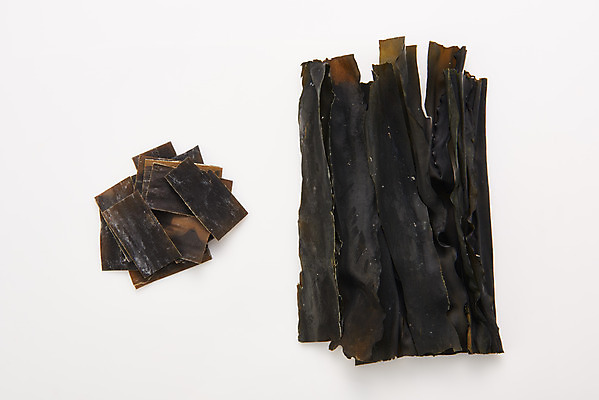 포토 JPG 스튜디오촬영 식재료 반찬 건조 실내 누끼 사람없음 하이앵글 해조류 흰배경 다시마 해초류 플랫레이 국내포토 음식 뷰포인트 백그라운드 내부 흰색 해양식물 플랫 파일형식