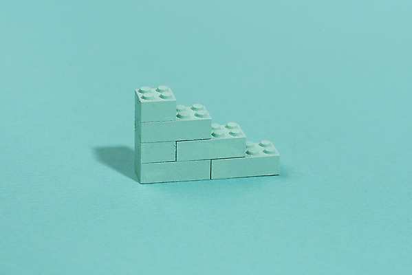 포토 JPG 스튜디오촬영 실내 누끼 사람없음 쌓기 계단 블록 오브젝트 상승 레고 민트색 국내포토 컬러 컨셉 모션 내부 장난감 파일형식