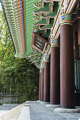 포토 JPG 주간 한국전통 여행 유적지 단청문양 풍경 사람없음 야외 관광지 맑음 봄 세계문화유산 문화재 역사 한국사 단청 충청도 사적지 충무공 현충사 아산 국내포토 자연요소 전통 문양 계절 고건축 날씨 한국 충청남도 파일형식