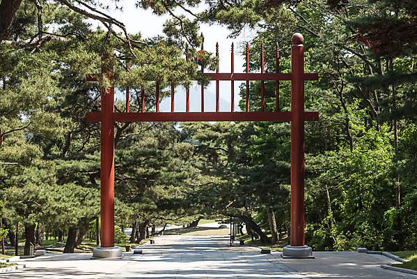 포토 JPG 주간 나무 한국전통 여행 유적지 풍경 사람없음 야외 관광지 맑음 봄 세계문화유산 문화재 역사 한국사 충청도 사적지 충무공 현충사 홍살문 아산 국내포토 자연요소 식물 전통 계절 고건축 날씨 한국 충청남도 전통문 파일형식