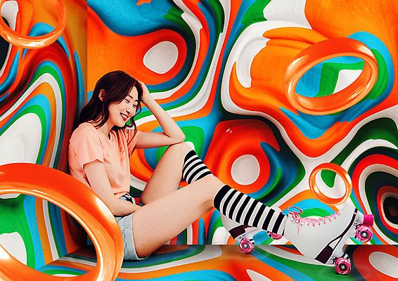 전신 PSD 편집이미지 여자 패턴 한명 미소 앉기 20대 성인 옆모습 컬러풀 한국인 롤러블레이드 기하학 지오메트릭 성인여자한명만 뉴트로 이미지편집 1 뷰포인트 컬러 무늬 모션 표정 사람 동양인 청년 취미 복고 여자한명만 성인여자만 파일형식