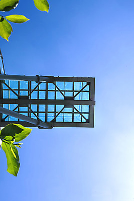 포토 JPG 주간 나무 건축물 로우앵글 여행 한국 풍경 사람없음 야외 여름 관광지 햇빛 맑음 여름풍경 국내여행 명승지 단양스카이워크 국내포토 자연요소 식물 계절 건축 아시아 뷰포인트 날씨 태양 단양 랜드마크 파일형식 여름_계절