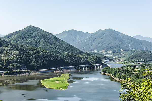 포토 JPG 주간 여행 산 한국 풍경 사람없음 야외 여름 관광지 맑음 여름풍경 국내여행 남한강 명승지 단양스카이워크 국내포토 자연요소 계절 아시아 날씨 강 단양 랜드마크 파일형식 여름_계절