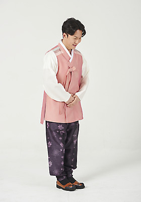 포토 JPG 스튜디오촬영 전신 명절 남자 행복 실내 한명 서기 누끼 성인 옆모습 30대 설날 추석 화목 한국인 인사 한복 즐거움 흰배경 손모으기 공손 성인남자한명만 국내포토 1 한국전통 전통 기념일 감정 뷰포인트 백그라운드 컨셉 모션 사람 동양인 손짓 내부 장년 흰색 예절 전통의상 남자한명만 성인남자만 파일형식