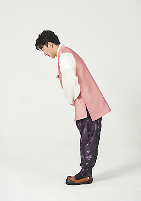 포토 JPG 스튜디오촬영 전신 명절 남자 행복 실내 한명 서기 누끼 성인 옆모습 30대 설날 추석 화목 한국인 인사 한복 즐거움 흰배경 손모으기 공손 성인남자한명만 국내포토 1 한국전통 전통 기념일 감정 뷰포인트 백그라운드 컨셉 모션 사람 동양인 손짓 내부 장년 흰색 예절 전통의상 남자한명만 성인남자만 파일형식