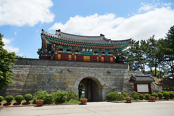 포토 JPG 주간 구름 한국전통 여행 유적지 하늘 풍경 사람없음 야외 관광지 맑음 봄 문화재 역사 한국사 강화도 광성보 국내여행 사적지 안해루 신미양요 국내포토 자연요소 전통 계절 고건축 날씨 한국 인천 파일형식