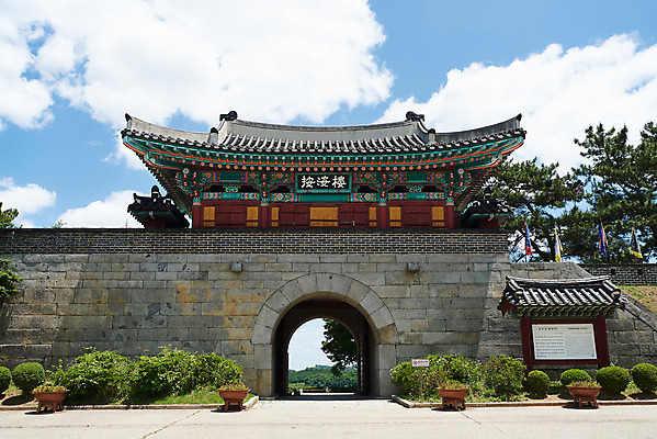 포토 JPG 주간 구름 한국전통 여행 유적지 하늘 풍경 사람없음 야외 관광지 맑음 봄 문화재 역사 한국사 강화도 광성보 국내여행 사적지 안해루 신미양요 국내포토 자연요소 전통 계절 고건축 날씨 한국 인천 파일형식