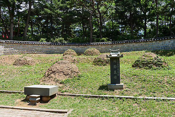 포토 JPG 주간 한국전통 여행 유적지 풍경 사람없음 야외 관광지 맑음 봄 문화재 역사 한국사 강화도 광성보 국내여행 사적지 신미순의총 신미양요 국내포토 자연요소 전통 계절 고건축 날씨 한국 무덤 인천 파일형식