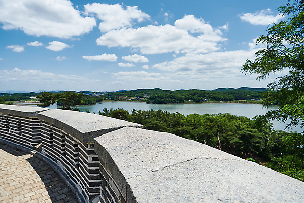 포토 JPG 주간 나무 구름 한국전통 여행 유적지 하늘 풍경 사람없음 야외 관광지 강 맑음 봄 문화재 역사 한국사 강화도 광성보 국내여행 사적지 손돌목돈대 신미양요 국내포토 자연요소 식물 전통 계절 고건축 날씨 한국 인천 파일형식