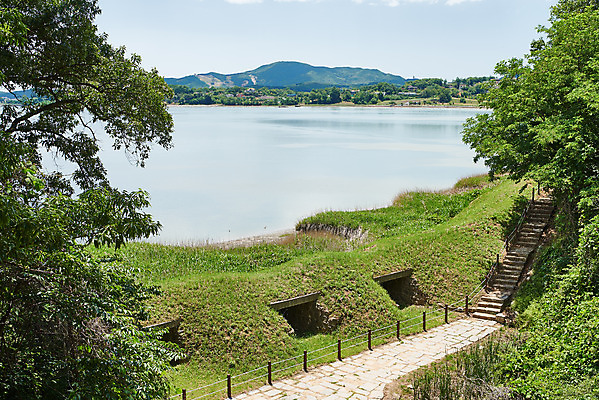 포토 JPG 주간 구름 한국전통 여행 유적지 하늘 풍경 사람없음 야외 관광지 맑음 봄 문화재 역사 한국사 강화도 광성보 국내여행 사적지 신미양요 광성포대 국내포토 자연요소 전통 계절 고건축 날씨 한국 인천 파일형식