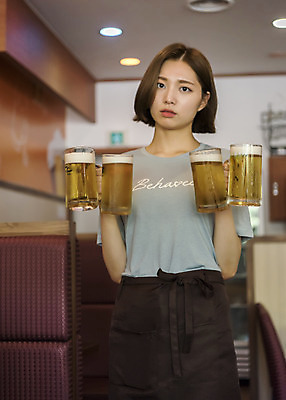 포토 JPG 여학생 여자 대학생 대학생라이프 맥주 실내 피곤 한명 서기 사람 상반신 20대 성인 앞모습 아웃포커스 갈색 한국인 술집 열정 서빙 맥주잔 아르바이트 맥주집 치킨집 호프집 힘듦 성인여자한명만 최저임금 비정규직 국내포토 1 학생 라이프스타일 감정 뷰포인트 컬러 컨셉 술잔 비즈니스 모션 주류 촬영기법 동양인 청년 내부 경제 상점 여자한명만 성인여자만 파일형식