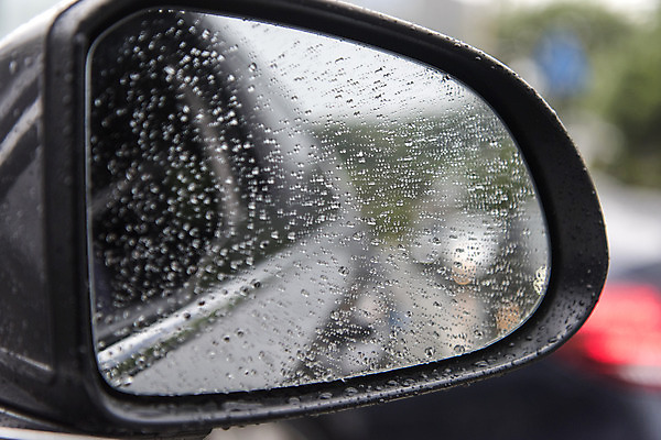 포토 JPG 주간 백그라운드 창문 자동차 풍경 사람없음 야외 비 빗방울 흐림 백미러 판교 국내포토 자연요소 육상교통 날씨 비_날씨 분당 파일형식