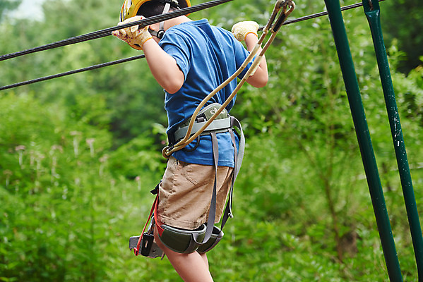 포토 JPG 주간 남자 어린이라이프 초등학생 어린이 밧줄 레저 한명 소년 상반신 야외 옆모습 한국인 도전 체험 자신감 숲 헬멧 안전장비 집중 즐거움 건너기 어드벤처 용인 소년한명만 국내포토 자연요소 1 학생 라이프스타일 감정 줄 뷰포인트 컨셉 모션 안전 사람 동양인 장비 보호장비 경기도 남자한명만 소년만 파일형식