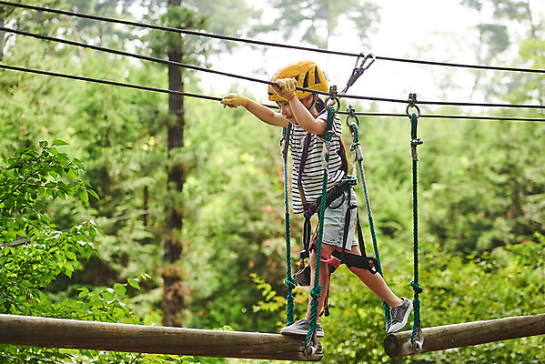포토 JPG 주간 전신 여자 어린이라이프 초등학생 어린이 레저 한명 소녀 야외 옆모습 한국인 도전 체험 자신감 숲 헬멧 안전장비 집중 즐거움 건너기 어드벤처 용인 소녀한명만 국내포토 자연요소 1 학생 라이프스타일 감정 뷰포인트 컨셉 모션 안전 사람 동양인 장비 보호장비 경기도 여자한명만 소녀만 파일형식