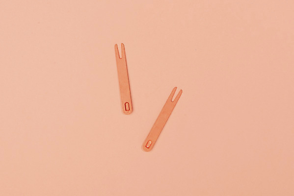 포토 JPG 스튜디오촬영 포크 실내 누끼 사람없음 하이앵글 두개 오브젝트 플랫레이 리빙코랄 코랄 국내포토 식기 뷰포인트 컬러 2 내부 플랫 파일형식 트랜드컬러