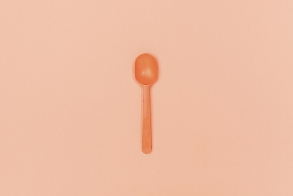 포토 JPG 스튜디오촬영 실내 누끼 사람없음 하이앵글 한개 숟가락 오브젝트 플랫레이 리빙코랄 코랄 국내포토 1 뷰포인트 컬러 수저 내부 플랫 파일형식 트랜드컬러