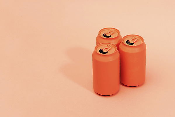 포토 JPG 스튜디오촬영 실내 누끼 사람없음 하이앵글 세개 캔 오브젝트 캔음료 리빙코랄 코랄 국내포토 음료 뷰포인트 컬러 3 내부 파일형식 트랜드컬러