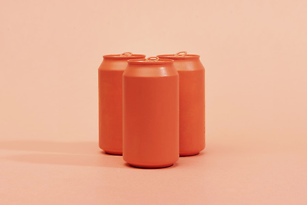 포토 JPG 스튜디오촬영 실내 누끼 사람없음 하이앵글 세개 캔 오브젝트 캔음료 리빙코랄 코랄 국내포토 음료 뷰포인트 컬러 3 내부 파일형식 트랜드컬러