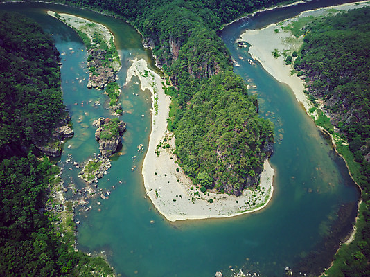 포토 JPG 주간 여행 한국 풍경 사람없음 야외 여름 관광지 하이앵글 맑음 여름풍경 강원도 항공촬영 국내여행 명승지 영월 동강 전경 영월10경 어라연계곡 국내포토 자연요소 계절 아시아 뷰포인트 날씨 강 계곡 파일형식 탑뷰 여름_계절