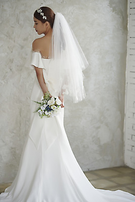 포토 JPG 스튜디오촬영 전신 여자 행복 신부 부케 웨딩드레스 결혼 면사포 실내 사랑 한명 서기 들기 20대 성인 뒷모습 한국인 즐거움 티아라 성인여자한명만 웨딩촬영 국내포토 1 드레스 감정 뷰포인트 꽃다발 모션 왕관 사람 동양인 이벤트 청년 내부 결혼소품 기념사진 여자한명만 성인여자만 파일형식