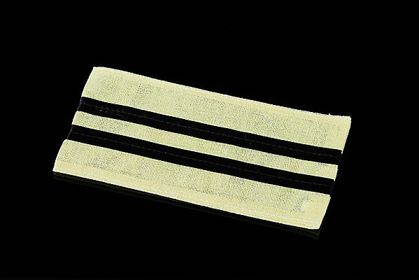 포토 JPG 스튜디오촬영 검은배경 실내 누끼 사람없음 하이앵글 슬픔 죽음 애도 위로 장례 상주 완장 장례식 장례용품 추모 국내포토 감정 뷰포인트 백그라운드 내부 검은색 오브젝트 파일형식