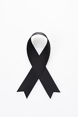 포토 JPG 스튜디오촬영 실내 누끼 사람없음 하이앵글 슬픔 죽음 흰배경 애도 위로 장례 장례식 장례용품 추모 검정리본 국내포토 감정 리본 뷰포인트 백그라운드 내부 흰색 오브젝트 파일형식