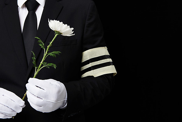 포토 JPG 스튜디오촬영 꽃 한송이 검은배경 국화 실내 들기 누끼 정장 상반신 앞모습 30대 슬픔 죽음 애도 흰장갑 위로 장례 상주 완장 장례식 장례용품 추모 국내포토 식물 1 옷 감정 뷰포인트 장갑 백그라운드 모션 내부 장년 검은색 오브젝트 송이 파일형식