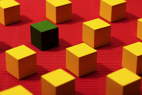 포토 JPG 스튜디오촬영 실내 사람없음 하이앵글 컬러풀 장난감 여러개 블록 오브젝트 교구 정사각형 일렬 특별함 나무블록 강조 국내포토 도형 교육 뷰포인트 컬러 다수 컨셉 내부 목재 파일형식