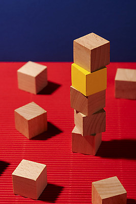 포토 JPG 스튜디오촬영 실내 그림자 사람없음 하이앵글 컬러풀 장난감 쌓기 여러개 블록 오브젝트 교구 정사각형 특별함 나무블록 강조 국내포토 도형 교육 뷰포인트 컬러 다수 컨셉 모션 내부 목재 파일형식