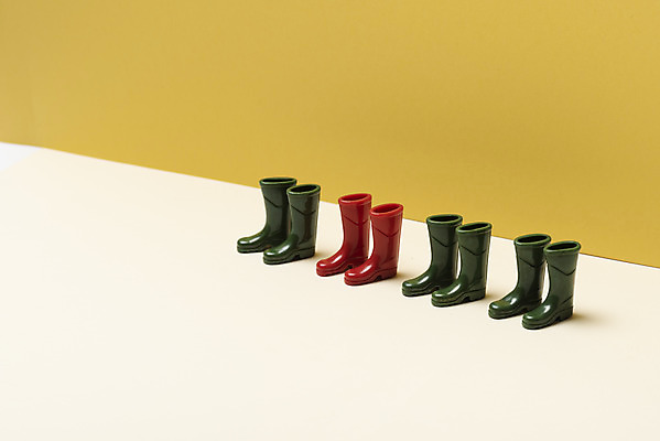 포토 JPG 스튜디오촬영 신발 부츠 실내 장화 사람없음 하이앵글 컬러풀 농사 여러개 오브젝트 장마 특별함 강조 국내포토 뷰포인트 컬러 다수 컨셉 농업 내부 비_날씨 파일형식