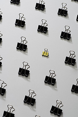 포토 JPG 스튜디오촬영 패턴 문구용품 실내 사람없음 하이앵글 컬러풀 사무용품 여러개 오브젝트 서류집게 특별함 플랫레이 강조 국내포토 뷰포인트 컬러 다수 컨셉 무늬 집게 내부 플랫 파일형식