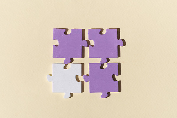 포토 JPG 스튜디오촬영 실내 취미 사람없음 하이앵글 컬러풀 여러개 퍼즐 오브젝트 퍼즐조각 문제 해결 의문 문제해결 솔루션 제시 특별함 해답 플랫레이 강조 국내포토 뷰포인트 컬러 조각 다수 컨셉 내부 플랫 파일형식