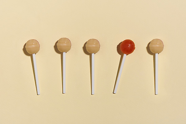 포토 JPG 스튜디오촬영 디저트 실내 막대사탕 사탕 사람없음 하이앵글 컬러풀 여러개 달콤 오브젝트 일렬 군것질 특별함 플랫레이 강조 국내포토 음식 뷰포인트 컬러 다수 컨셉 내부 플랫 맛 파일형식