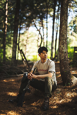 포토 JPG 주간 전신 응시 남자 레저 한명 사람 앉기 성인 야외 앞모습 여름 30대 레포츠 총 한국인 잡기 숲 즐거움 서바이벌 서바이벌게임 인제군 성인남자한명만 액티비티 국내포토 자연요소 1 시선 계절 감정 무기 뷰포인트 모션 동양인 장년 게임 강원도 남자한명만 성인남자만 파일형식