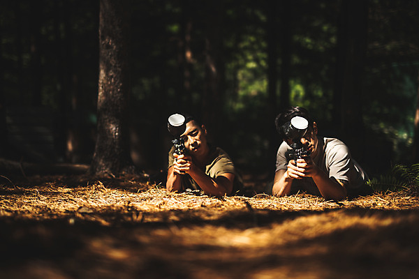 포토 JPG 주간 전신 응시 남자 엎드리기 레저 사람 앉기 20대 성인 야외 두명 앞모습 여름 30대 레포츠 총 한국인 잡기 숲 즐거움 서바이벌 서바이벌게임 인제군 성인남자만 액티비티 국내포토 자연요소 시선 계절 감정 무기 뷰포인트 모션 동양인 청년 장년 게임 강원도 남자만 성인만 파일형식